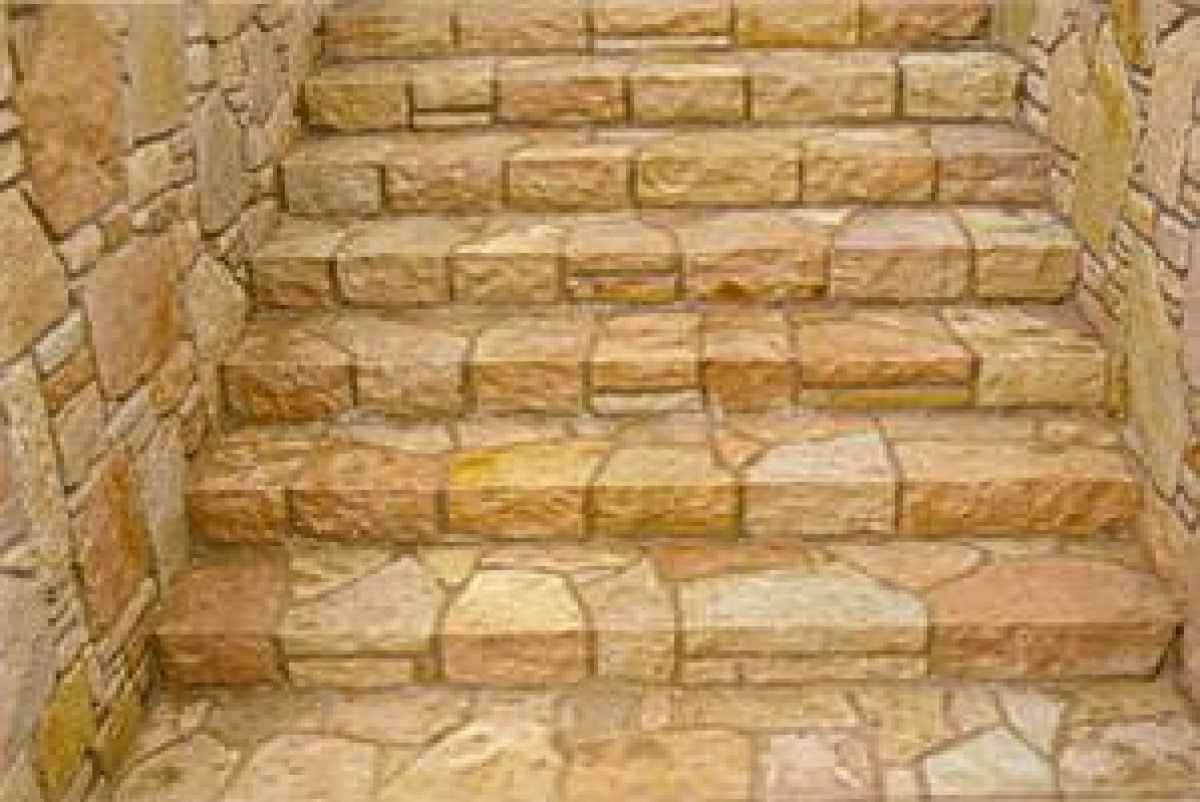 Отделка гранитной плиткой лестниц, террас, подпорных стен, фасадов и цоколей