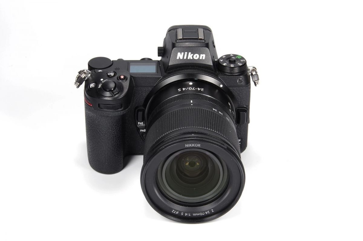 Selling : Nikon Z5 Mirrorless Digital Camera + Z 24-70mm f/4 S Lens