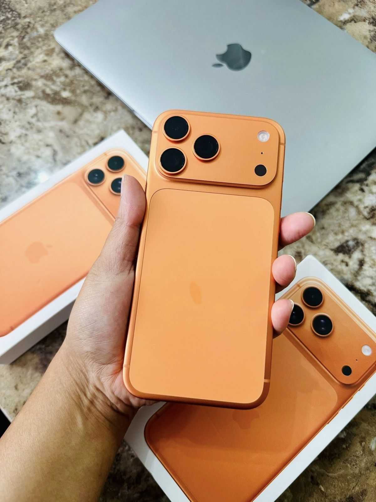 Original Apple iPhone 17 Pro Max, iPhone 17 Pro, iPhone 17, iPhone Air, iPhone 16 Pro Max, iPhone 16 Pro, iPhone 16, iPhone 16 Plus,  Samsung Galaxy S26 Ultra , Samsung Galaxy S26  , Samsung Galaxy S25 Ultra, Sony PlayStation PS5 Pro