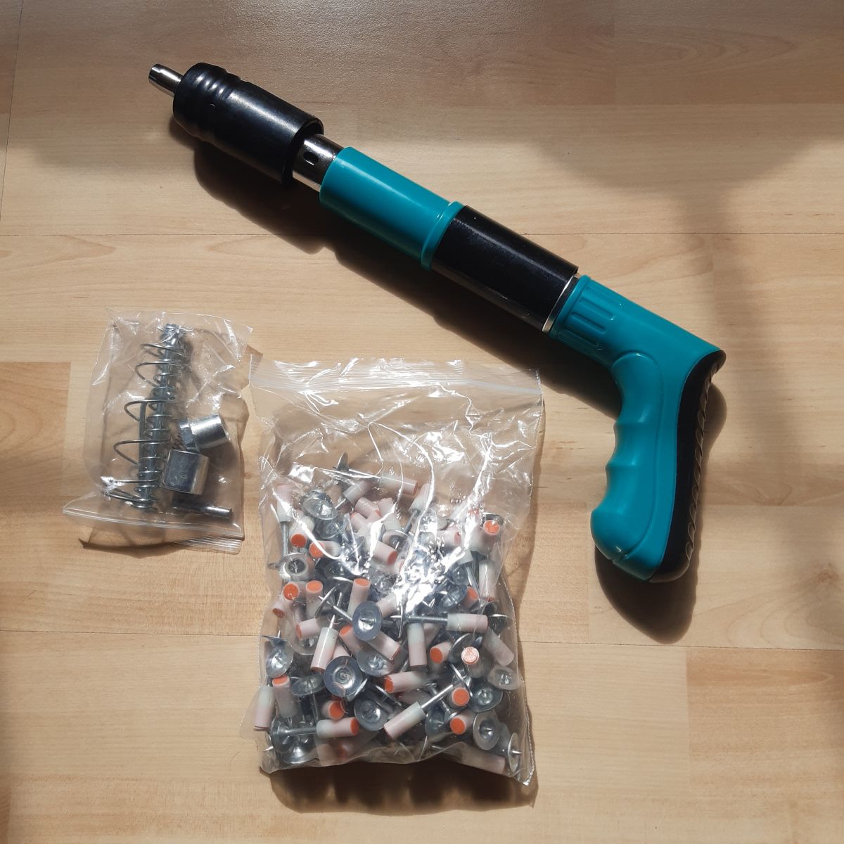 Mini hand nail gun