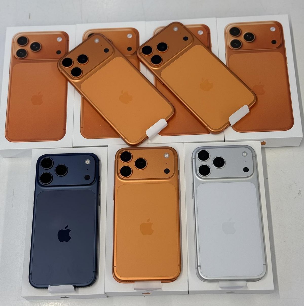 Apple iPhone 17 Pro Max, iPhone 17 Pro, iPhone 17, iPhone Air, iPhone 16 Pro Max, iPhone 16 Pro, iPhone 16, iPhone 16 Plus,  Samsung Galaxy S26 Ultra , Samsung Galaxy S26  , Samsung Galaxy S25 Ultra, Sony PlayStation PS5 Pro