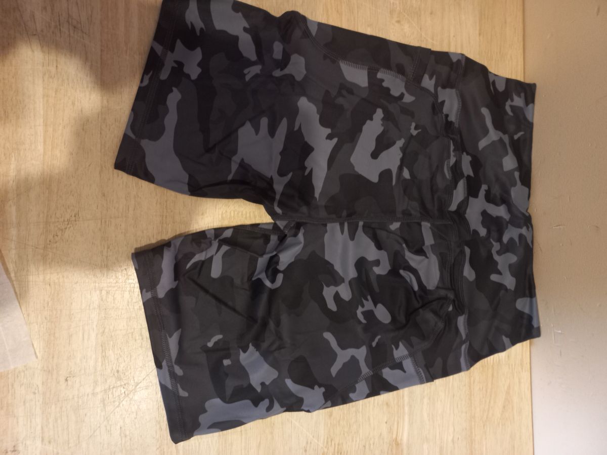 Beelu Women’s Cycling Shorts, Black/Grey Camouflage, Size S