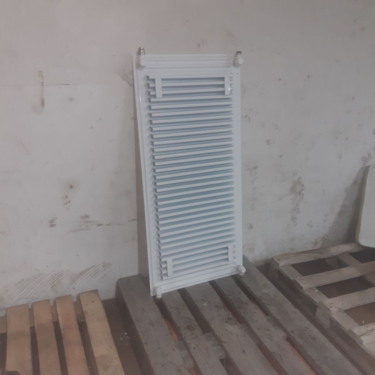 Used Heating radiators 565mm x 1200mm