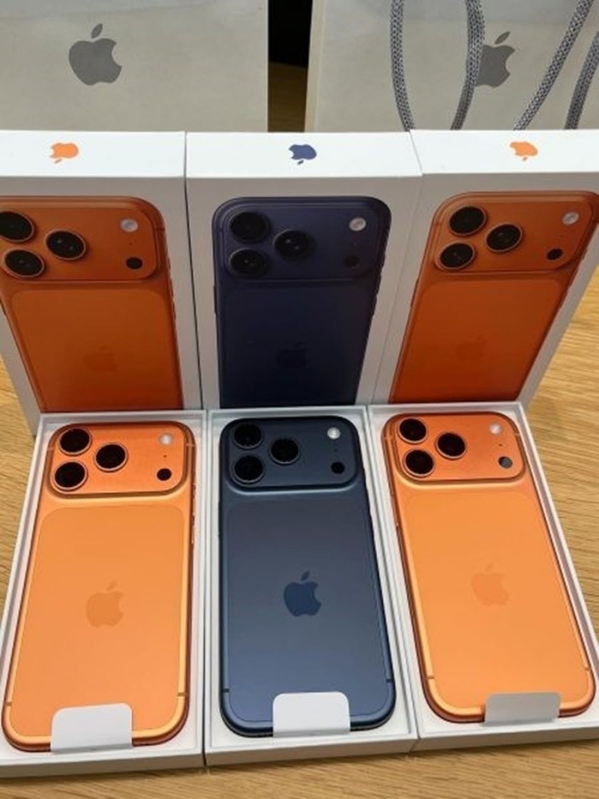Apple iPhone 17 Pro Max, iPhone 17 Pro, iPhone 17, iPhone Air, iPhone 16 Pro Max, iPhone 16 Pro, iPhone 16, iPhone 16 Plus,  Samsung Galaxy S26 Ultra , Samsung Galaxy S26  , Samsung Galaxy S25 Ultra, Sony PlayStation PS5 Pro