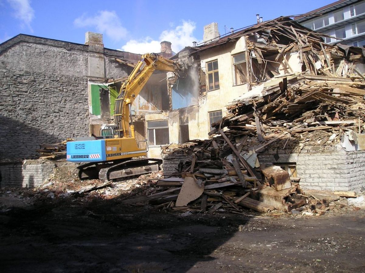 Hoonete ja rajatiste lammutamine