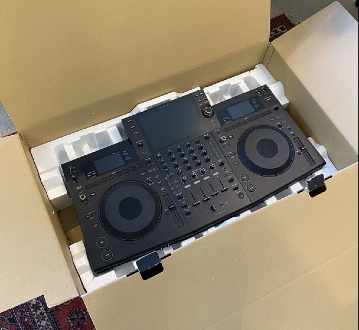 Uus AlphaTheta XDJ-AZ, AlphaTheta OMNIS-DUO, AlphaTheta DDJ-GRV6, Denon DJ Prime 4+W, Pioneer DJ OPUS-QUAD, Pioneer XDJ XZ, Pioneer XDJ-RX3, Pioneer DDJ RZX, Pioneer DDJ RZX, Pioneer DDJ-REV7