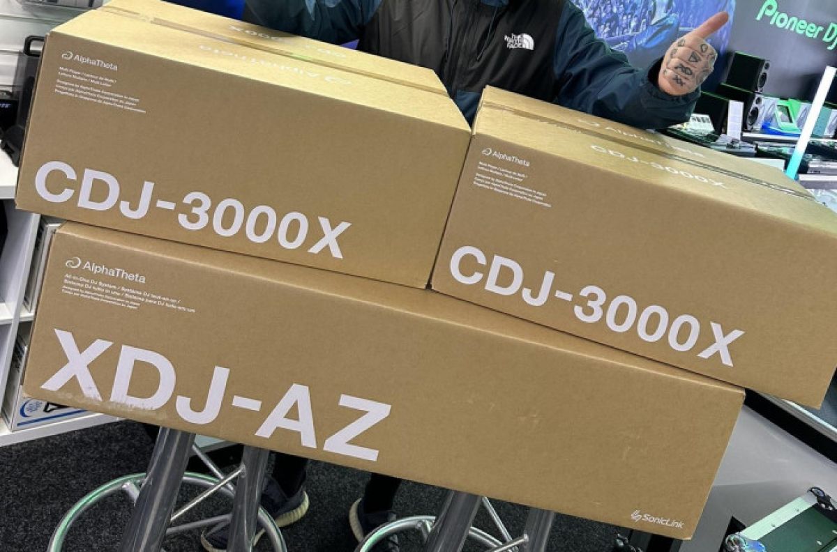 Новые 2x AlphaTheta CDJ-3000X, EUPHONIA, Pioneer CDJ-3000, Pioneer DJM-A9, Pioneer DJM-V10-LF, Pioneer DJM-S11, Pioneer DJM-V10, Pioneer DJM-Tour1, Pioneer CDJ-Tour1