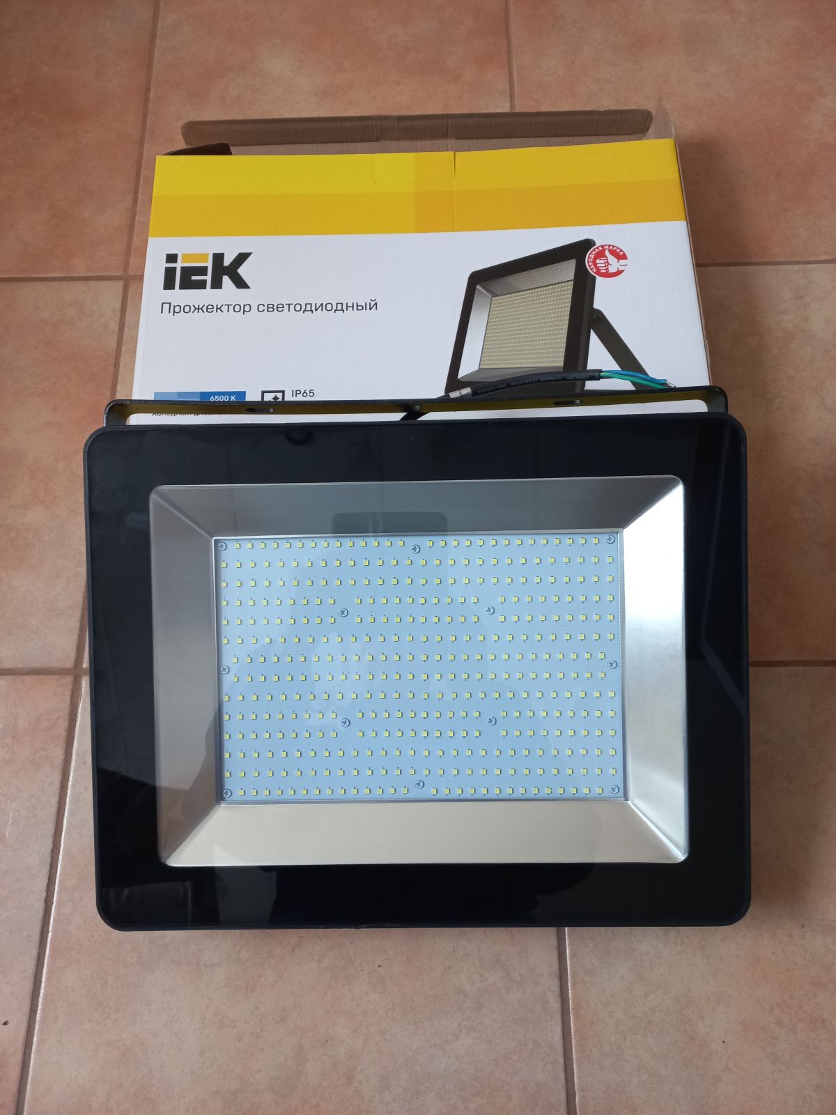 LED spotlight IEK 06-200, 200 W, 6500 K, IP65, black