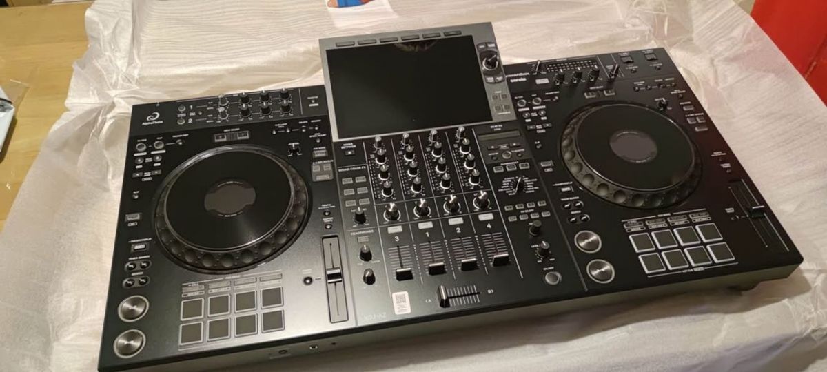 Uus AlphaTheta XDJ-AZ, AlphaTheta OMNIS-DUO, AlphaTheta DDJ-GRV6, Denon DJ Prime 4+W, Pioneer DJ OPUS-QUAD, Pioneer XDJ XZ, Pioneer XDJ-RX3, Pioneer DDJ RZX, Pioneer DDJ RZX, Pioneer DDJ-REV7