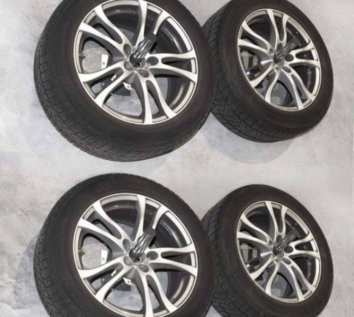 Seinale kinnitatav autorehvide hoidikute komplekt PGU 1 (4tk)