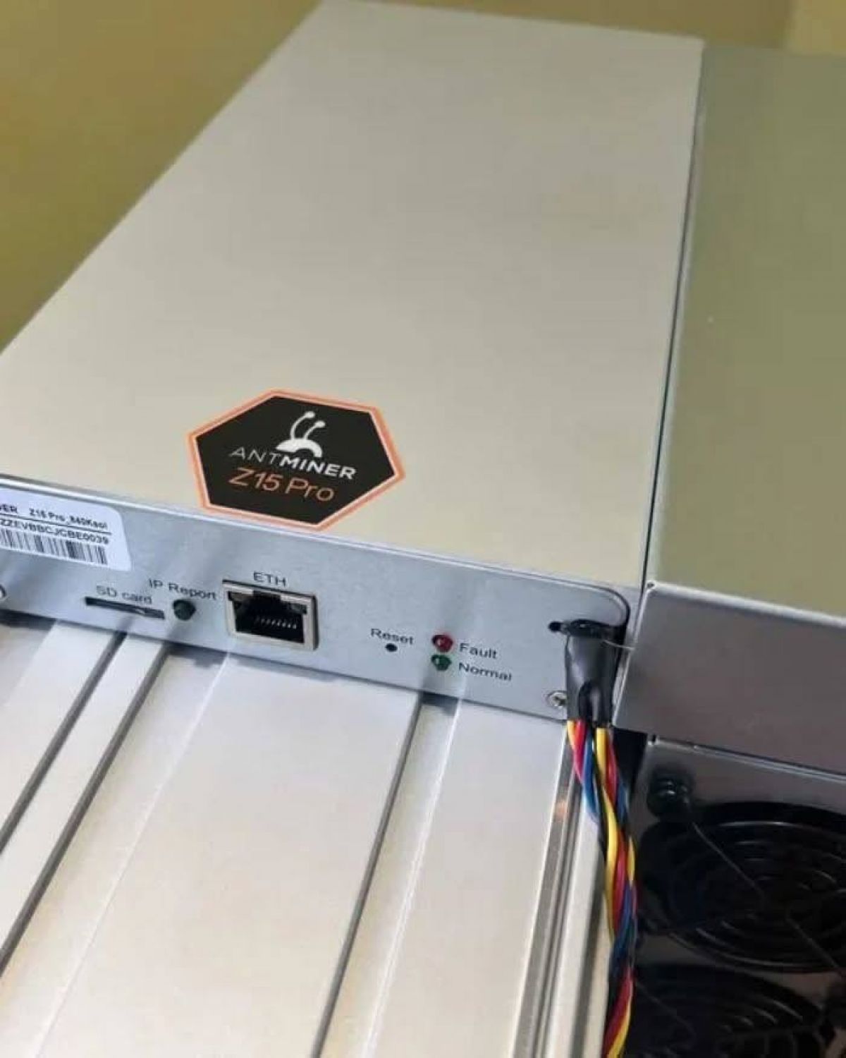 BITMAIN Antminer Z15 Pro 860k/sol 2780W Miner