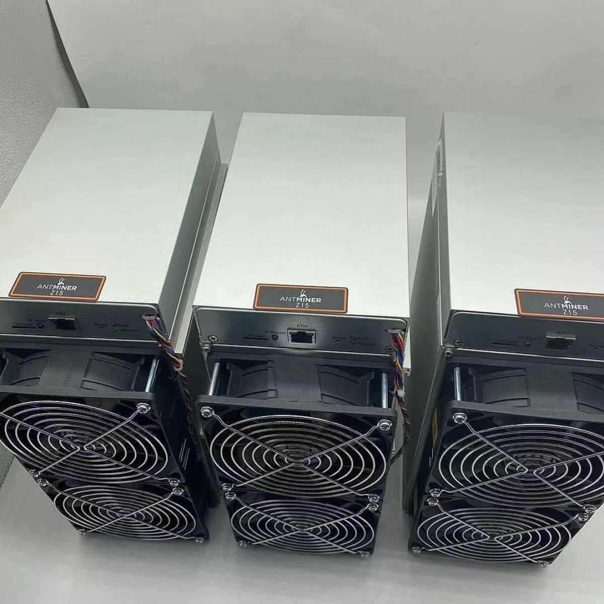 Bitmain Antminer Z15 Pro 840 ксол/с