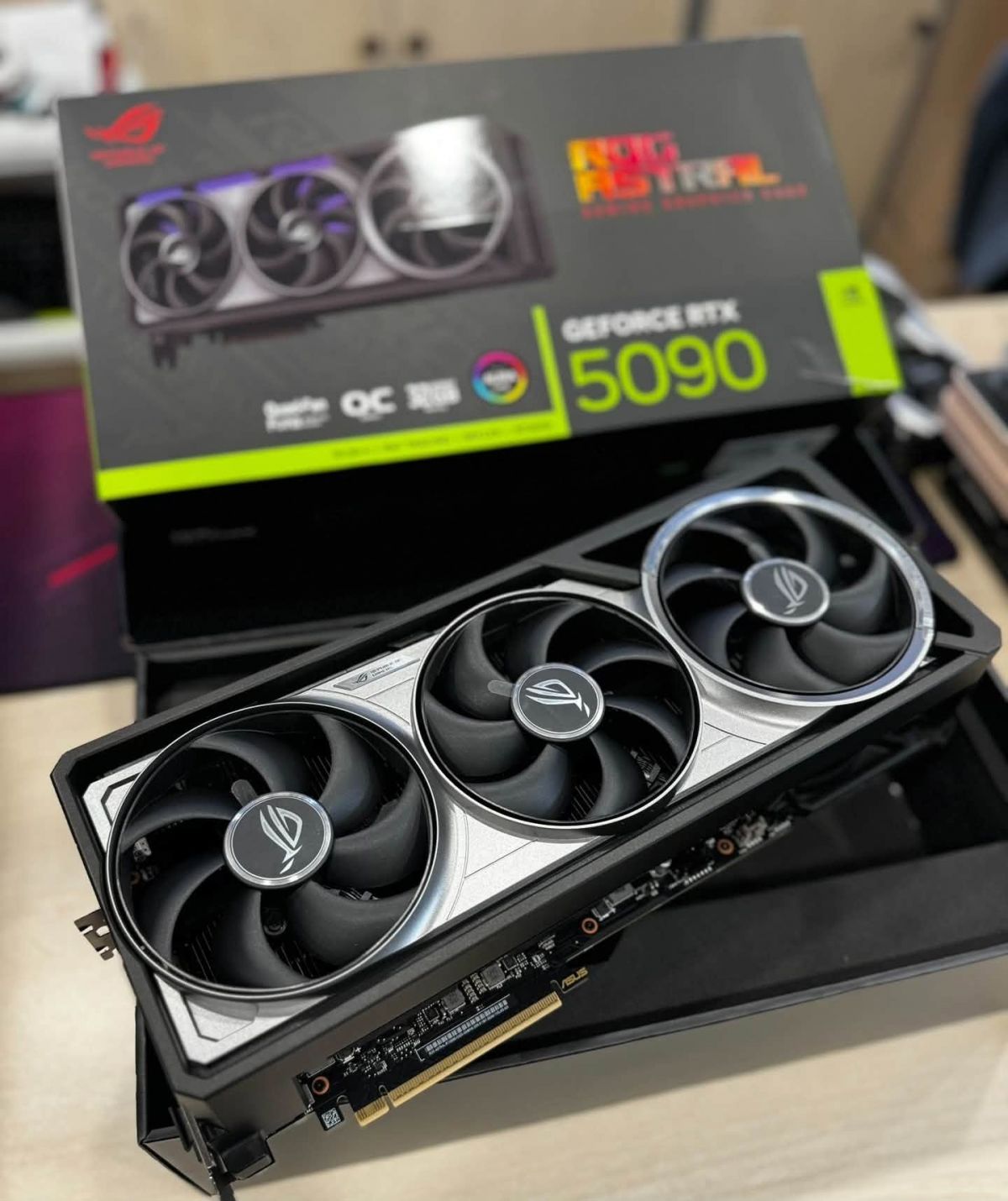 GeForce RTX 5090, RTX 5080, RTX 5070 Ti, RTX 5070, RTX 4090, RTX 4080 Super,  RTX 4080, RTX 4070 Ti Super,  RTX 4070 Ti, RTX 4070 Super