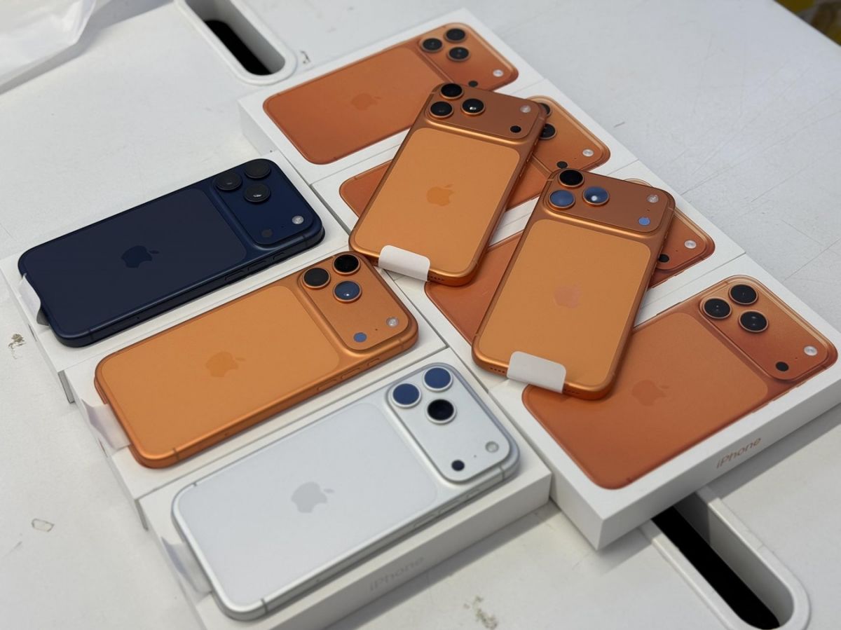 Apple iPhone 17 Pro Max, iPhone 17 Pro, iPhone 17, iPhone Air, iPhone 16 Pro Max, iPhone 16 Pro, iPhone 16, iPhone 16 Plus,  Samsung Galaxy S26 Ultra , Samsung Galaxy S26  , Samsung Galaxy S25 Ultra, Sony PlayStation PS5 Pro