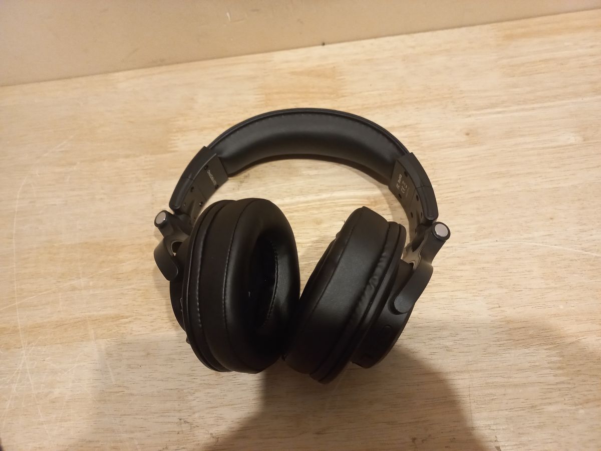 OneOdio kõrvapealsed Bluetooth kõrvaklapid