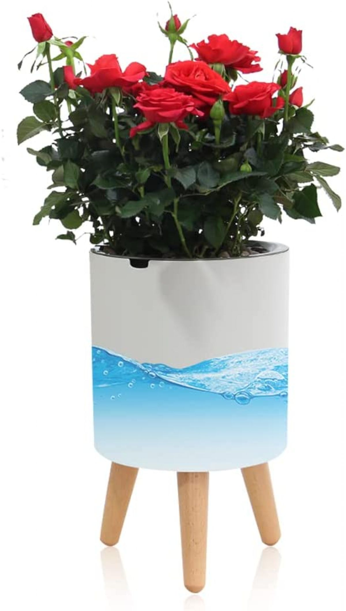 Flower pot with automatic watering
