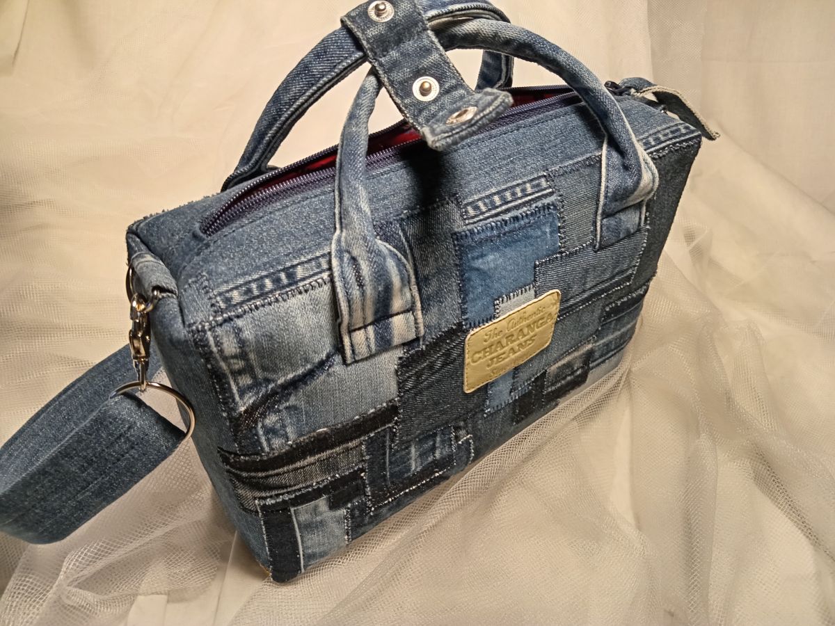 Джинсовая сумочка в стиле "Боро". (18 см х 26 см х 8 см)