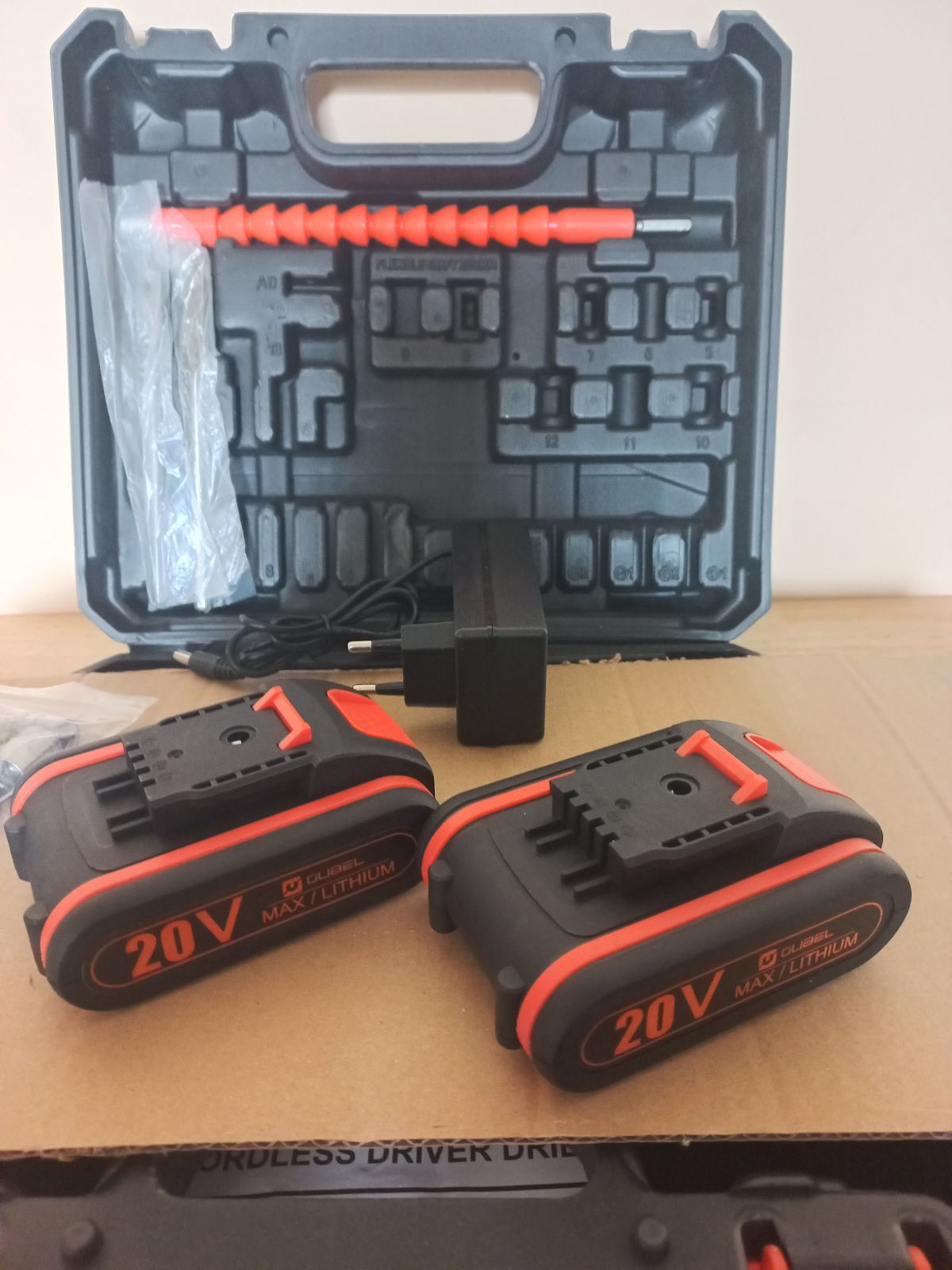 Cordless screwdriver – drill FAHEFANA 20 V (with 2 batteries)