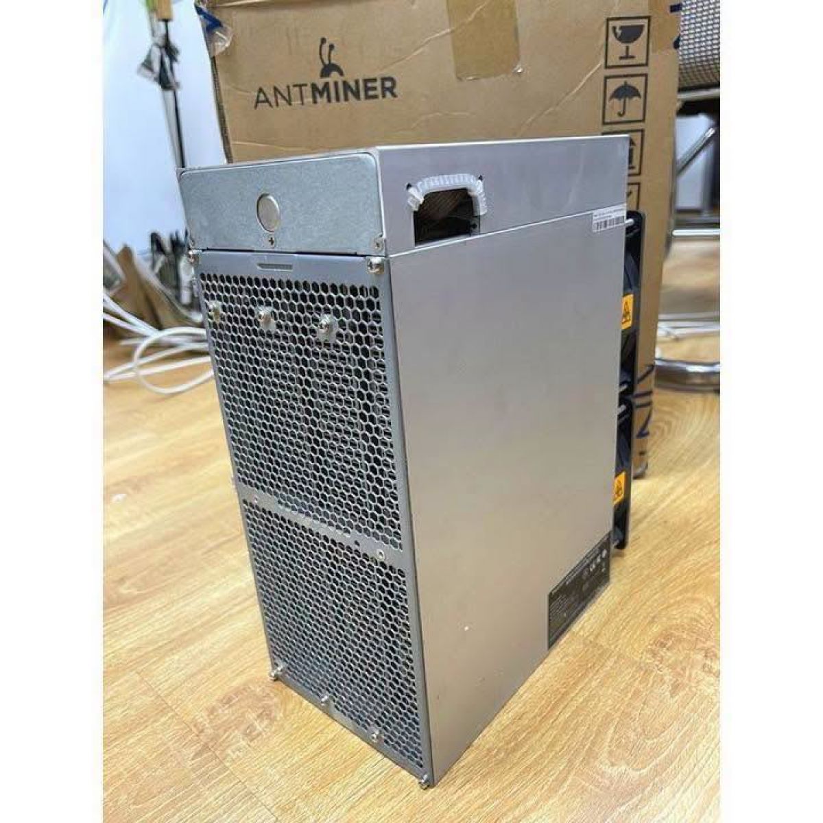 Bitmain Antminer Z15 420 kSol/s