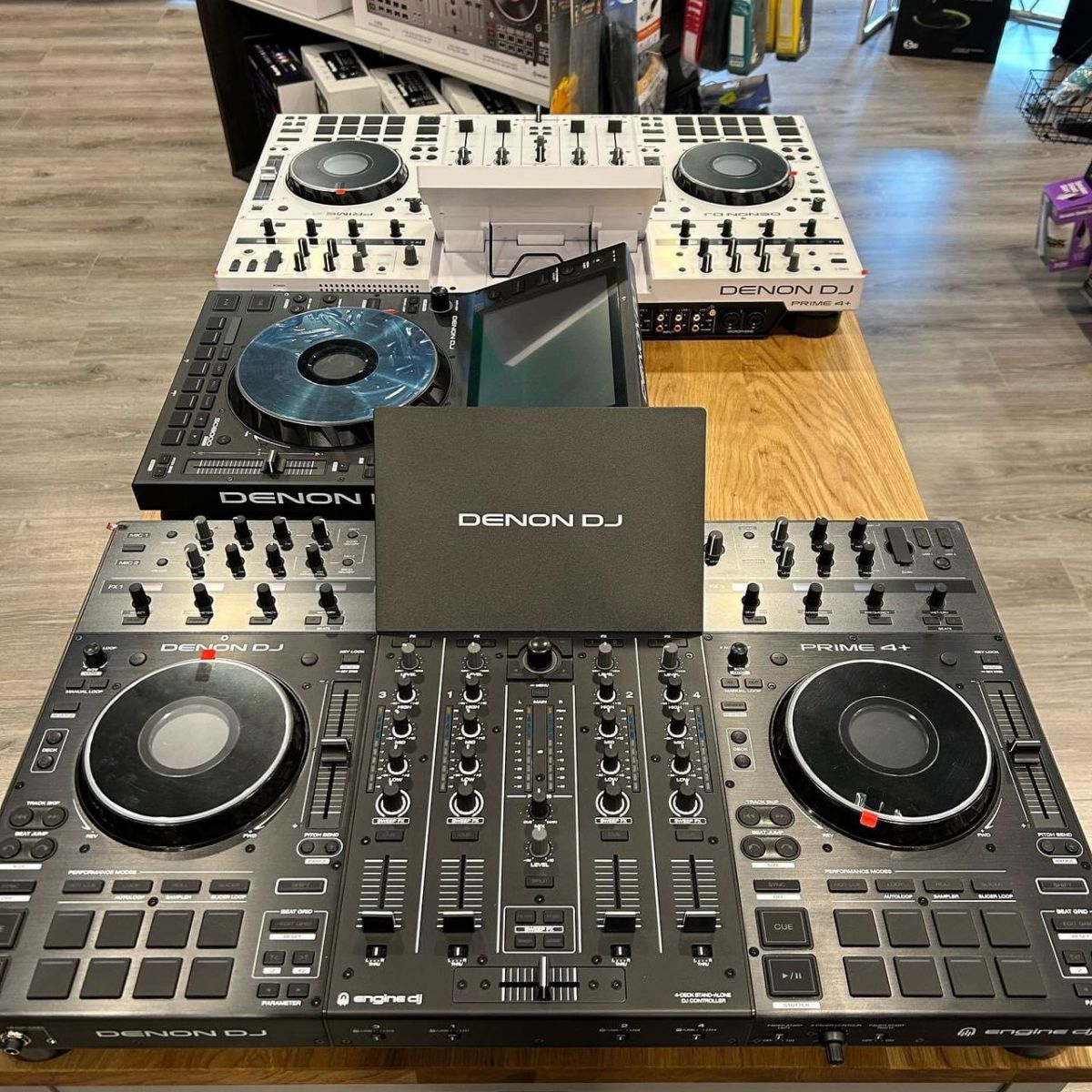Новые AlphaTheta XDJ-AZ, AlphaTheta OMNIS-DUO, AlphaTheta DDJ-GRV6, Denon DJ Prime 4+W, Pioneer DJ OPUS-QUAD, Pioneer XDJ XZ DJ System, Pioneer XDJ-RX3, Pioneer DDJ RZX, Pioneer DDJ-REV7, Pio