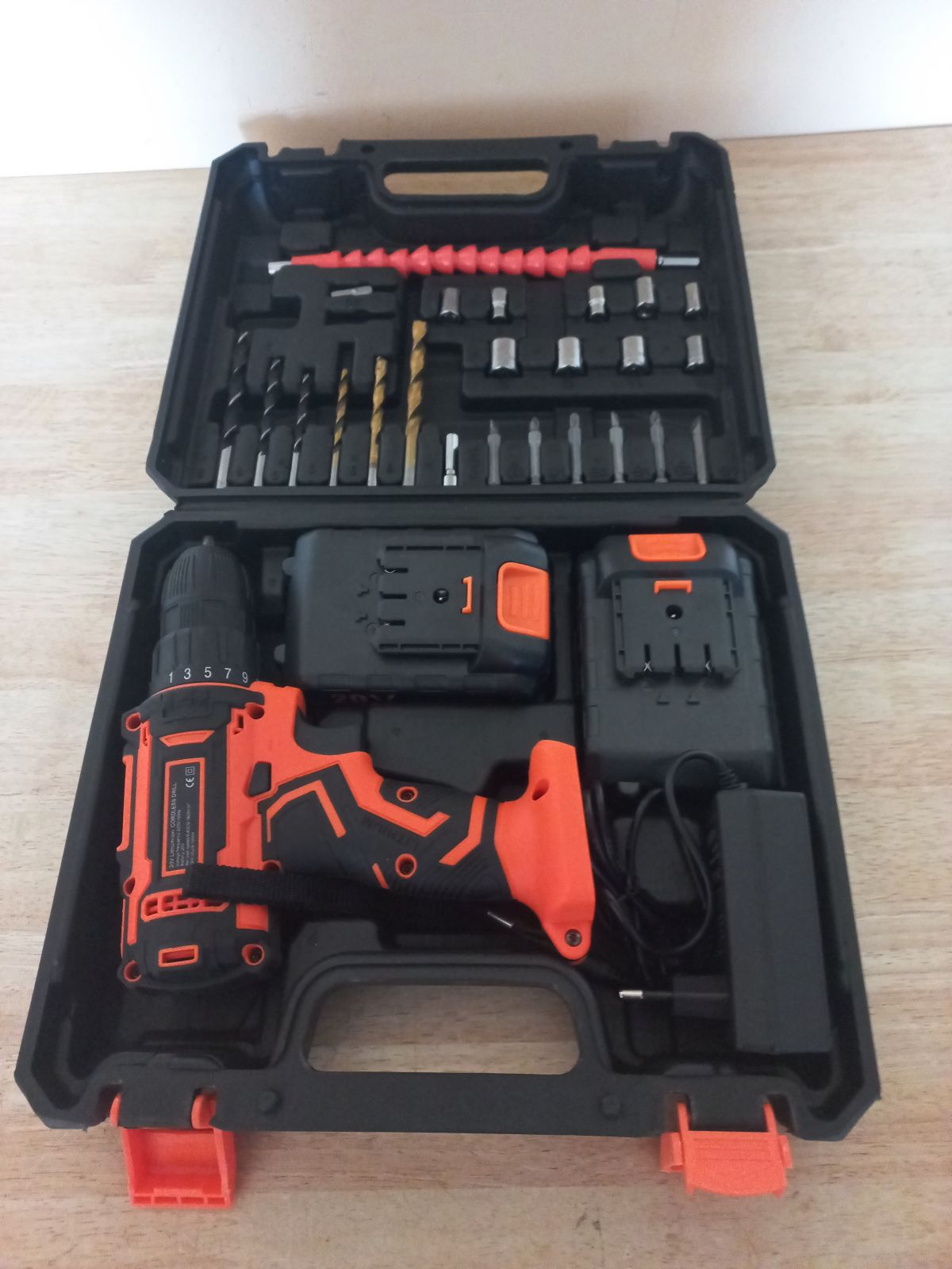 Cordless screwdriver – drill FAHEFANA 20 V (with 2 batteries)