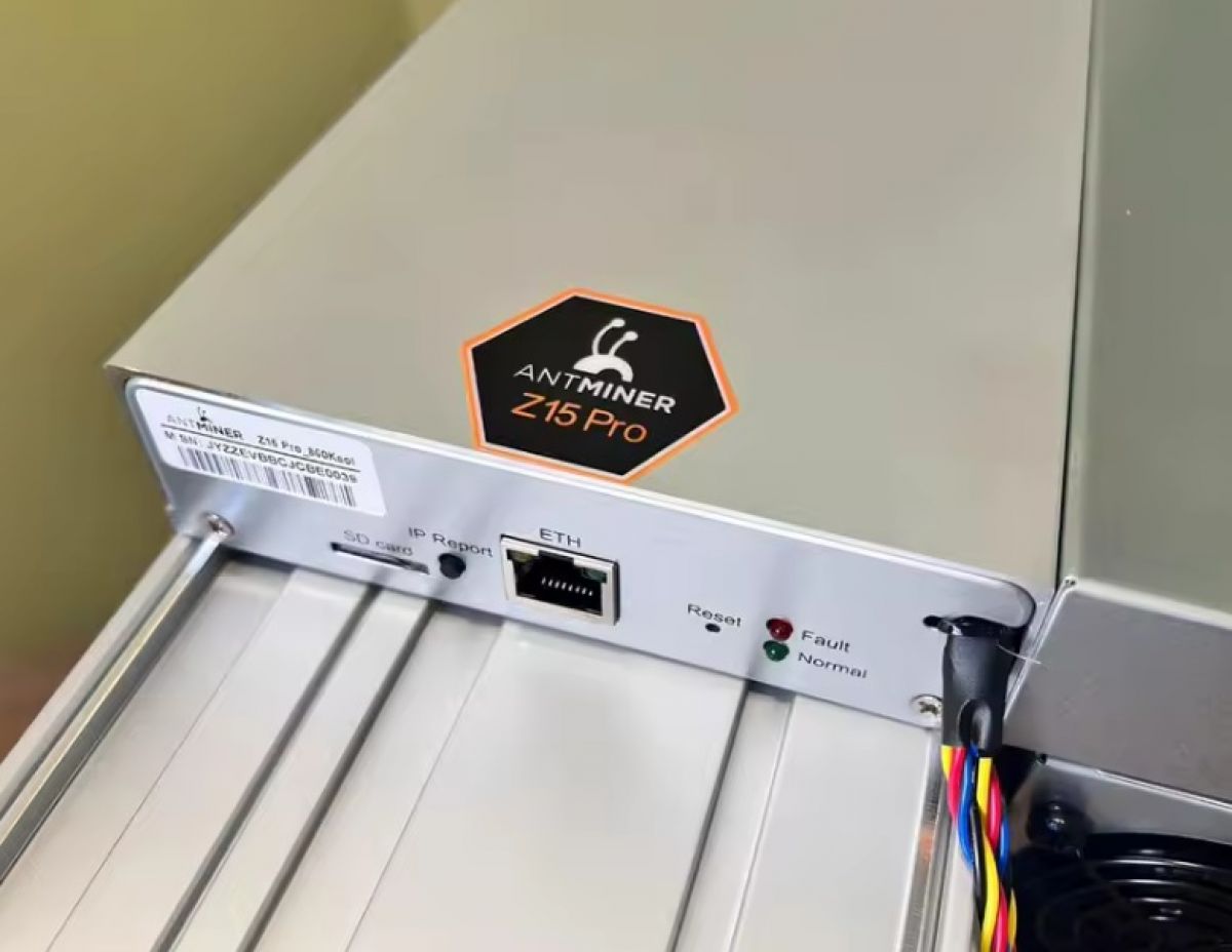Müügil Bitmain Antminer Zcash-kaevandaja Z15 Pro