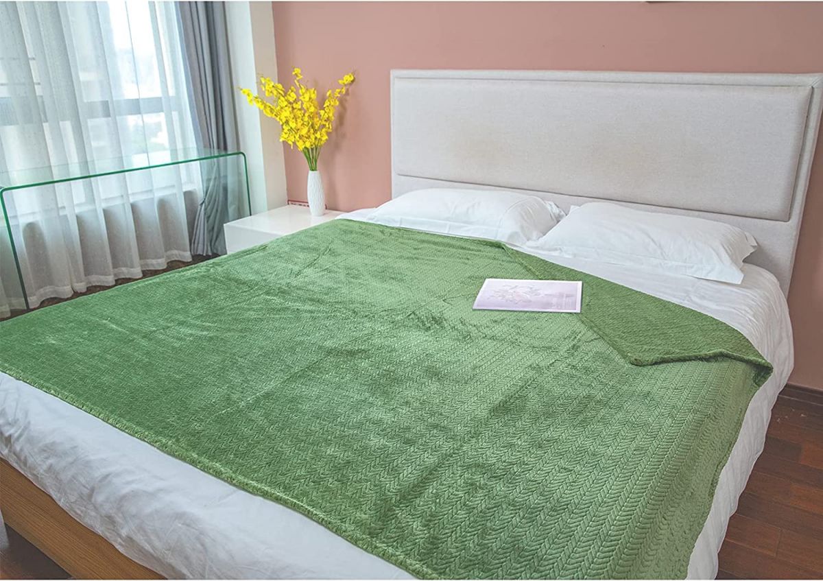 Bedspread AMYTIS 127 x 152 cm