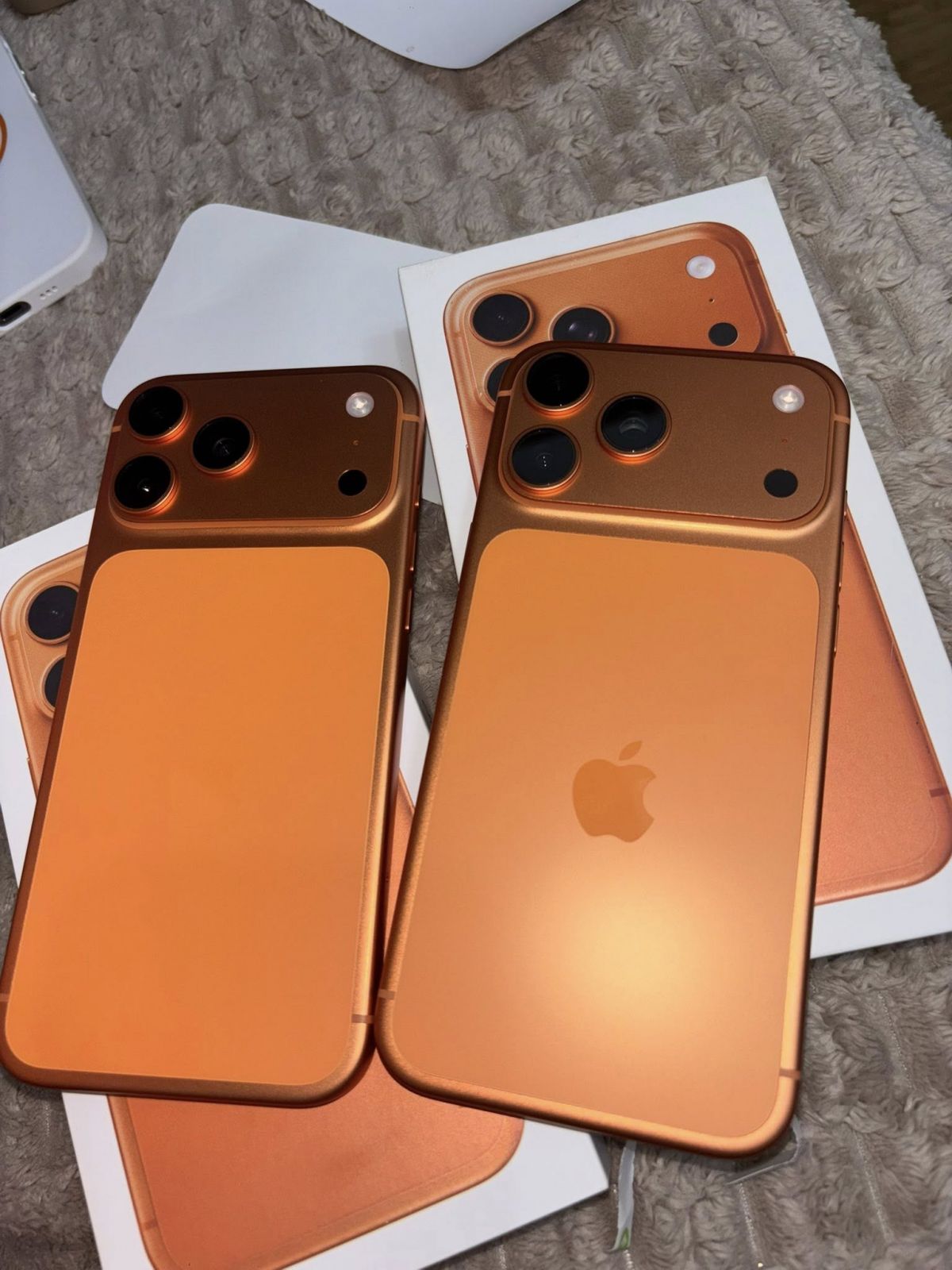 Apple iPhone 17 Pro Max, iPhone 17 Pro, iPhone 17, iPhone Air, iPhone 16 Pro Max, iPhone 16 Pro, iPhone 16, iPhone 16 Plus,  Samsung Galaxy S26 Ultra , Samsung Galaxy S26  , Samsung Galaxy S25 Ultra, Sony PlayStation PS5 Pro